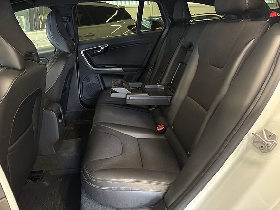 Volvo V60 24 of 28