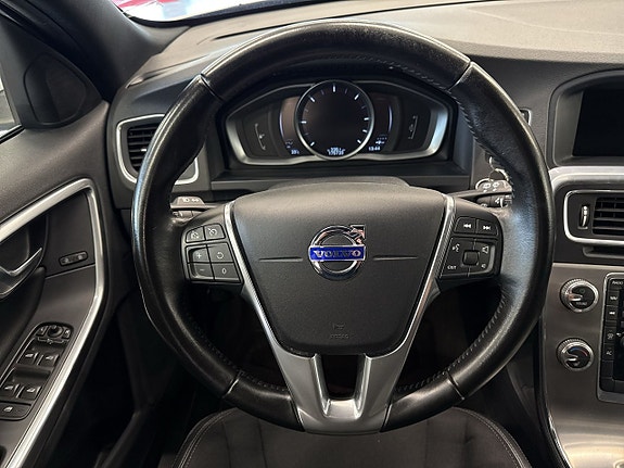 Volvo V60 13 of 28