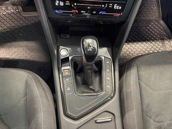 Volkswagen Tiguan 16 of 21
