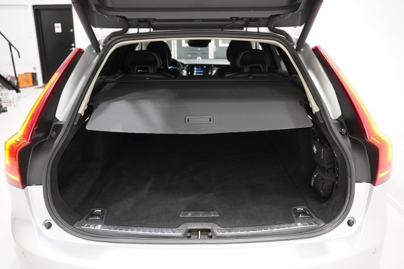 Volvo V90 26 of 28
