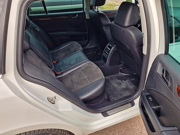 Skoda Superb 9 of 12