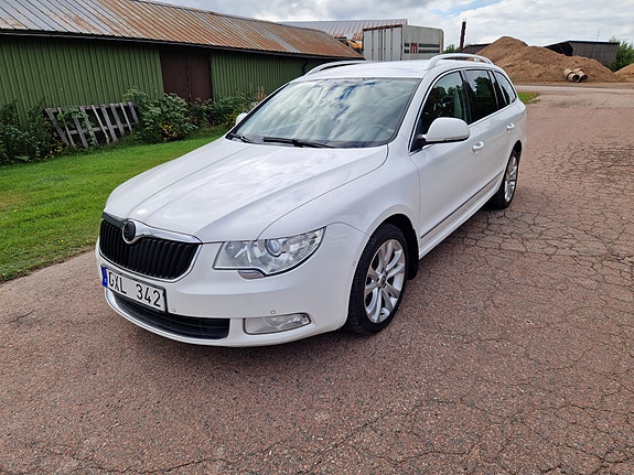 Skoda Superb 8 of 12