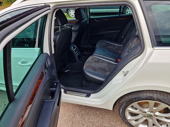 Skoda Superb 10 of 12