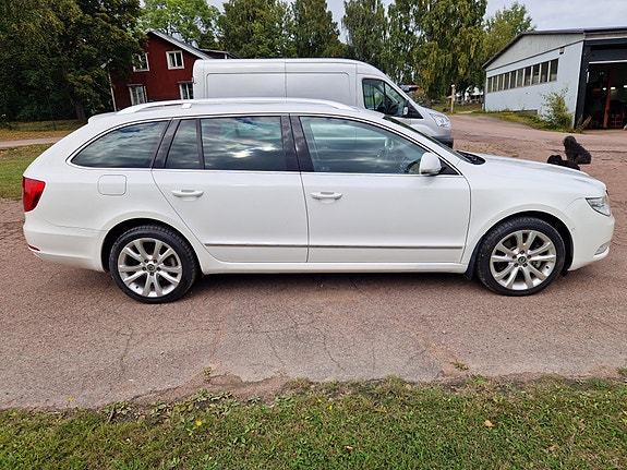 Skoda Superb 12 of 12