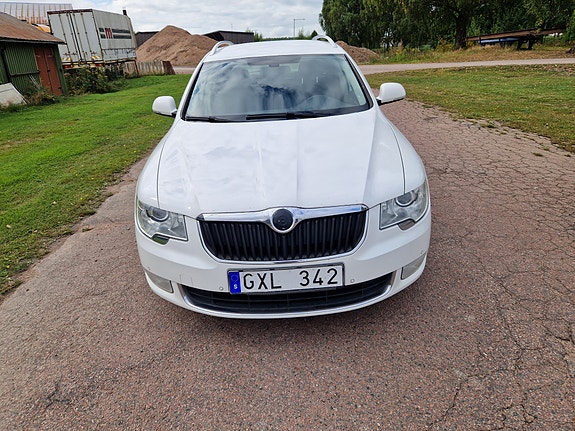 Skoda Superb 7 of 12