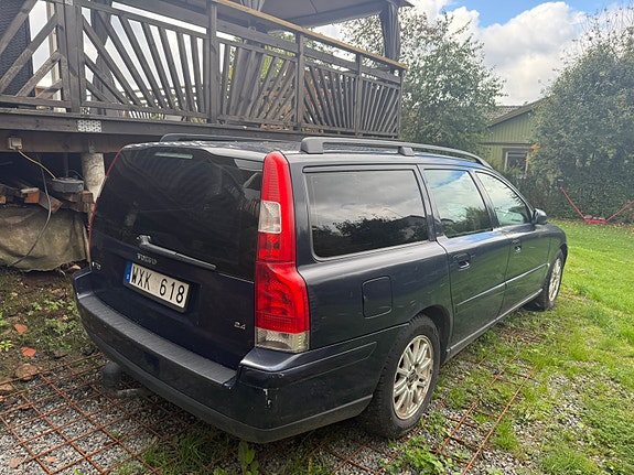 Volvo V70 7 of 9