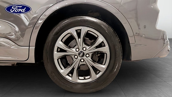 Ford Kuga 9 of 15