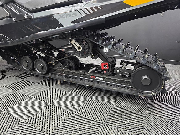 Ski-Doo Renegade X-RS 850 7 of 7