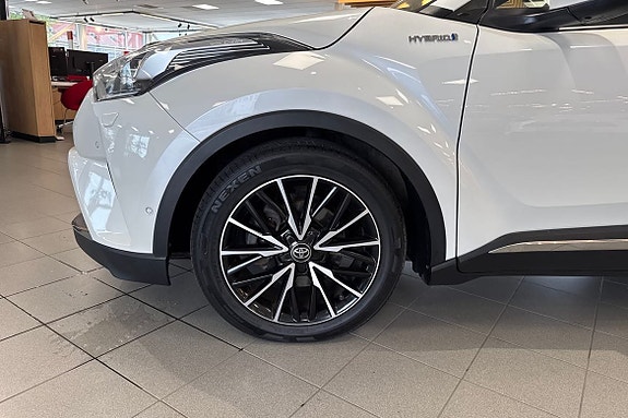 Toyota C-HR 17 of 21