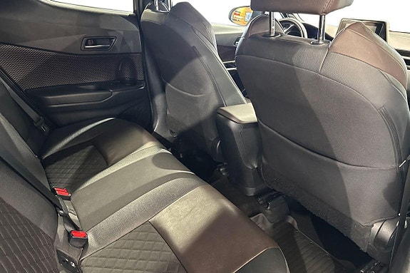 Toyota C-HR 9 of 21