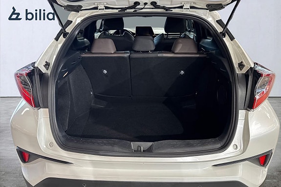 Toyota C-HR 12 of 21