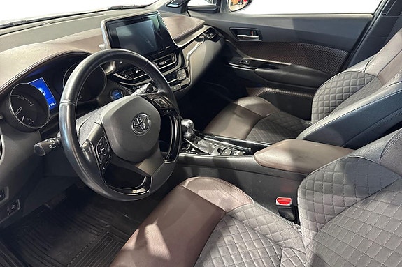 Toyota C-HR 14 of 21