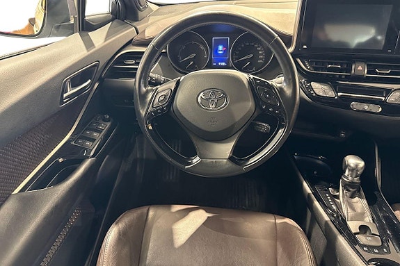 Toyota C-HR 11 of 21