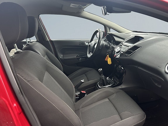 Ford Fiesta 10 of 23