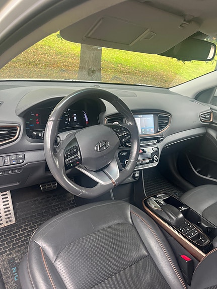 Hyundai IONIQ 4 of 6