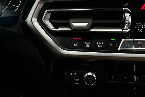 BMW iX3 23 of 28