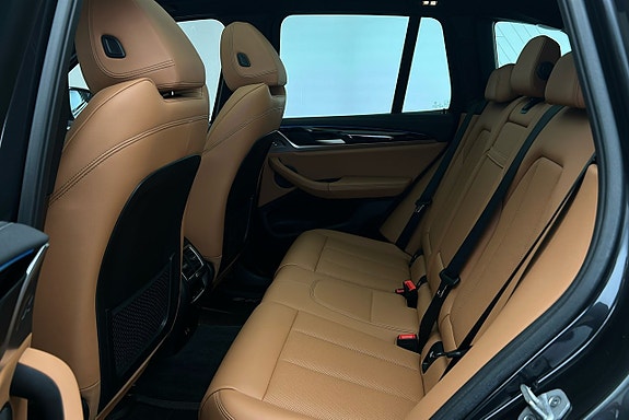 BMW iX3 13 of 28