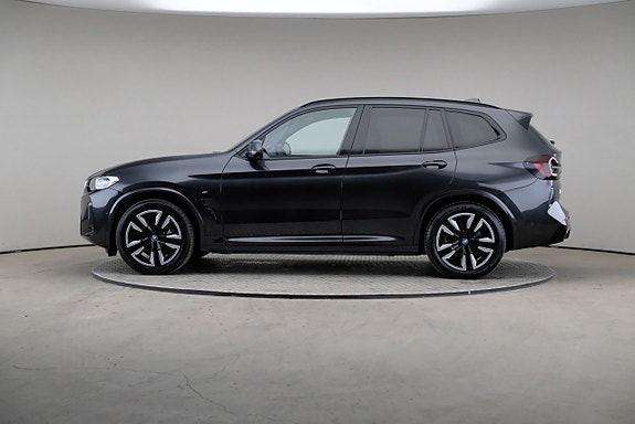 BMW iX3 4 of 28