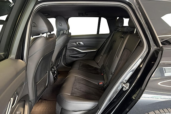 BMW 330e 29 of 29