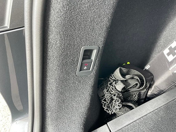 Audi Q4 e-tron 13 of 18