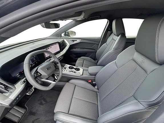 Audi Q4 e-tron 10 of 18
