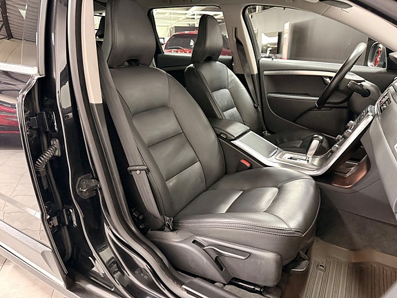 Volvo XC70 23 of 27