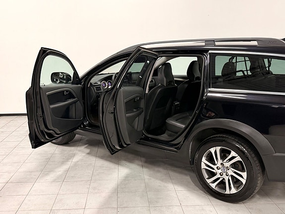 Volvo XC70 12 of 27