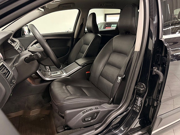Volvo XC70 10 of 27