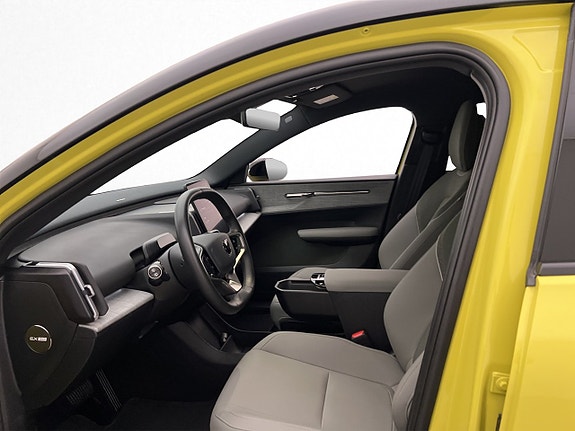Volvo EX30 14 of 30