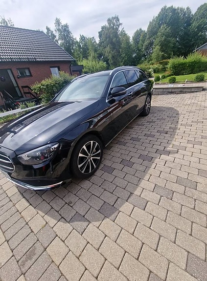 Mercedes-Benz E300 3 of 10