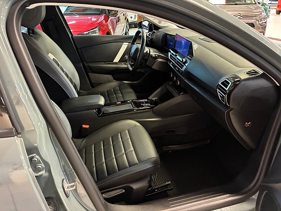 Citroen C4 11 of 15