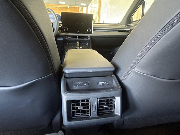 Subaru Solterra 10 of 16