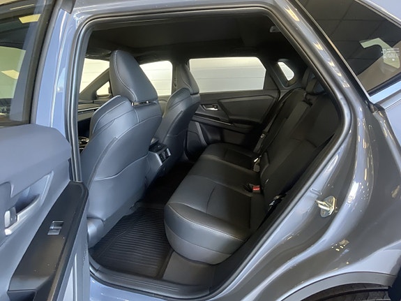 Subaru Solterra 8 of 16