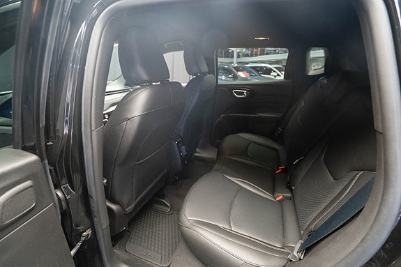 Jeep Compass 21 of 25