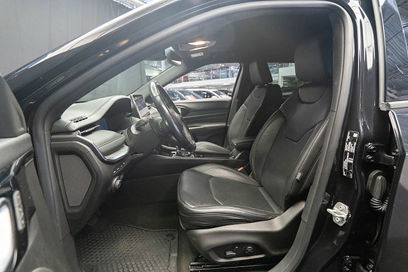 Jeep Compass 17 of 25