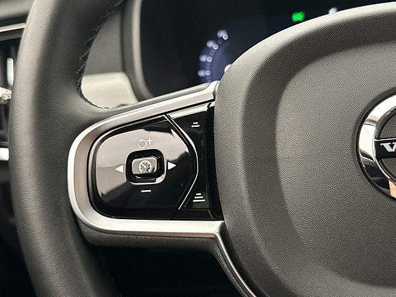 Volvo V90 24 of 30