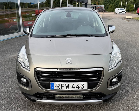 Peugeot 3008 2 of 8
