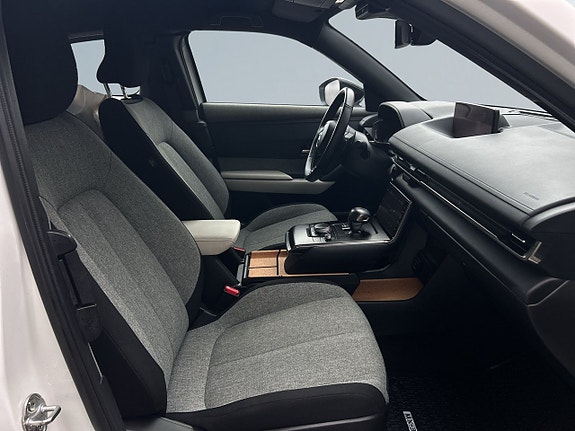 Mazda MX-30 10 of 25