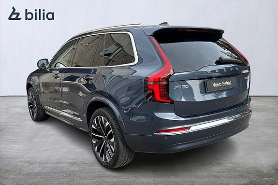 Volvo XC90 2 of 30