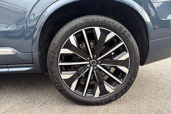 Volvo XC90 17 of 30