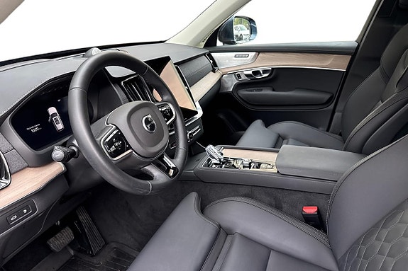 Volvo XC90 14 of 30