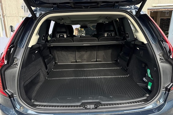 Volvo XC90 12 of 30