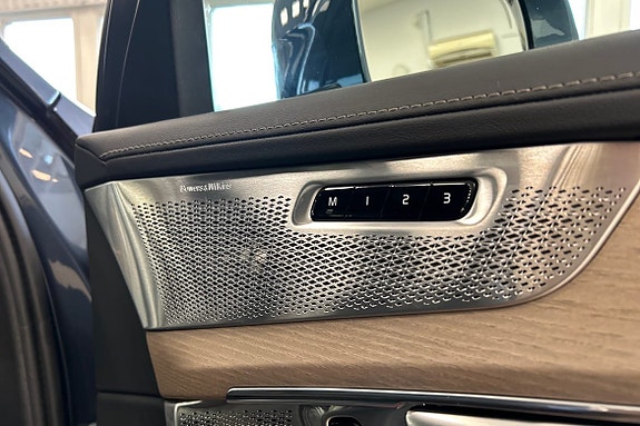 Volvo XC90 28 of 30