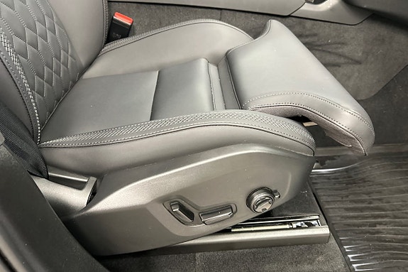 Volvo XC90 27 of 30