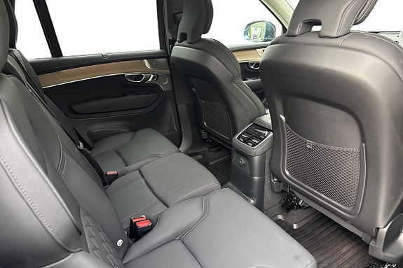 Volvo XC90 9 of 30