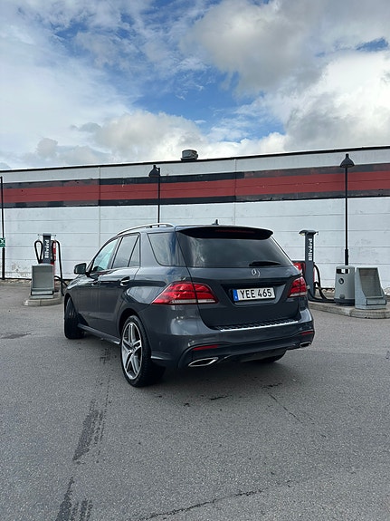 Mercedes-Benz GLE350 d 3 of 6