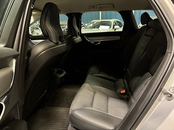 Volvo V90 Cross Country 13 of 25