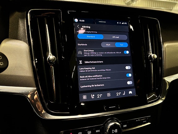 Volvo V90 Cross Country 19 of 25