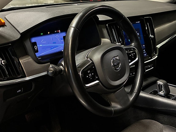 Volvo V90 Cross Country 12 of 25