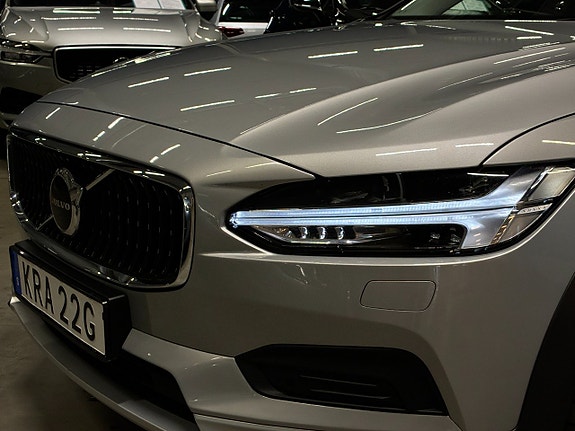 Volvo V90 Cross Country 8 of 25